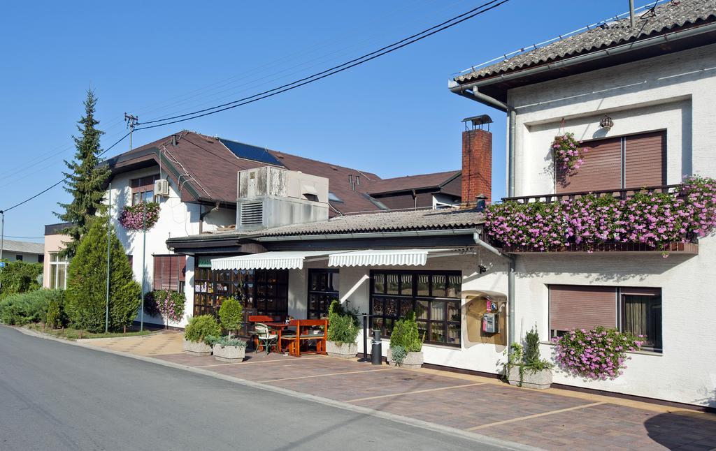 Guesthouse Zganjer Ozalj Exterior photo